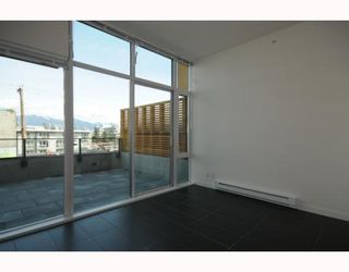 Photo 4: 204 522 W 8TH Avenue in Vancouver: Fairview VW Townhouse for sale in "CROSSROADS" (Vancouver West)  : MLS®# V762228