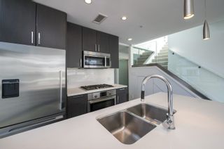 Photo 9: 1404 38 W 1ST Avenue in Vancouver: False Creek Condo for sale in "THE ONE" (Vancouver West)  : MLS®# R2691688