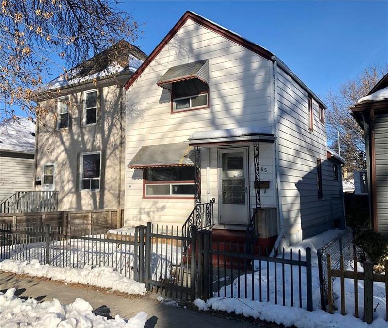 FEATURED LISTING: 465 Cathedral Avenue Winnipeg