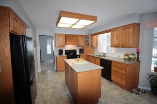 Photo 6: 4180 213 Street in Langley: Brookswood Langley House for sale in "Cedar Ridge" : MLS®# R2242519