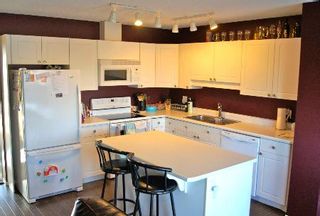 Photo 2: 9140 - 166 Avenue in Edmonton: House Half Duplex for sale (Eaux Claires)  : MLS®# E3285209