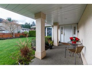 Photo 3: 2938 Robalee Pl in VICTORIA: La Goldstream House for sale (Langford)  : MLS®# 746414