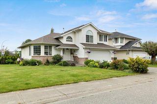 Photo 2: 7577 SAPPHIRE Drive in Chilliwack: Sardis West Vedder House for sale (Sardis)  : MLS®# R2700467
