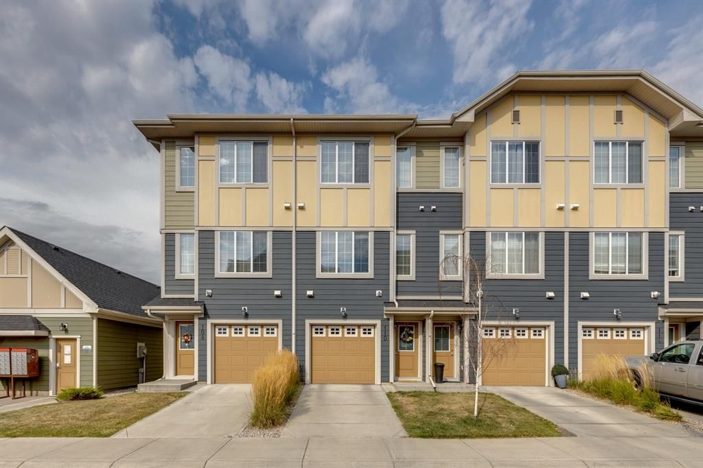 Main Photo: 110 Marquis Lane SE in Calgary: Mahogany Row/Townhouse for sale : MLS®# A2003956