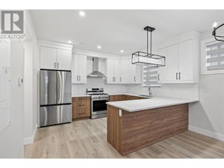 Photo 9: 824 Glenwood Avenue Unit# 1 in Kelowna: House for sale : MLS®# 10308137