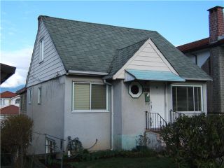Photo 2: 627 E 28TH Avenue in Vancouver: Fraser VE House for sale in "FRASER" (Vancouver East)  : MLS®# V865109