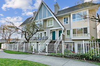 Photo 9: 35 6588 SOUTHOAKS Crescent in Burnaby: Highgate Townhouse for sale (Burnaby South)  : MLS®# R2780009