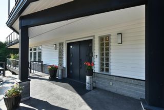 Photo 2: 6157 BAILLIE Road in Sechelt: Sechelt District House for sale in "West Sechelt" (Sunshine Coast)  : MLS®# R2729897
