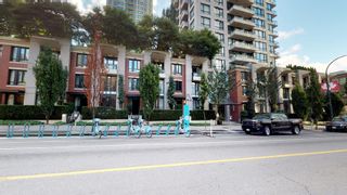 Photo 2: 1710 928 Homer Street in Yaletown Park 1: Yaletown Home for sale () 