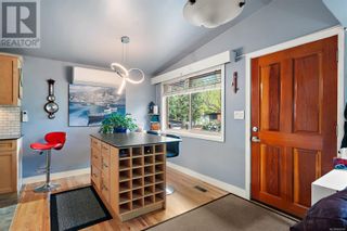 Photo 5: 1804 Richardson St in Victoria: House for sale : MLS®# 960197