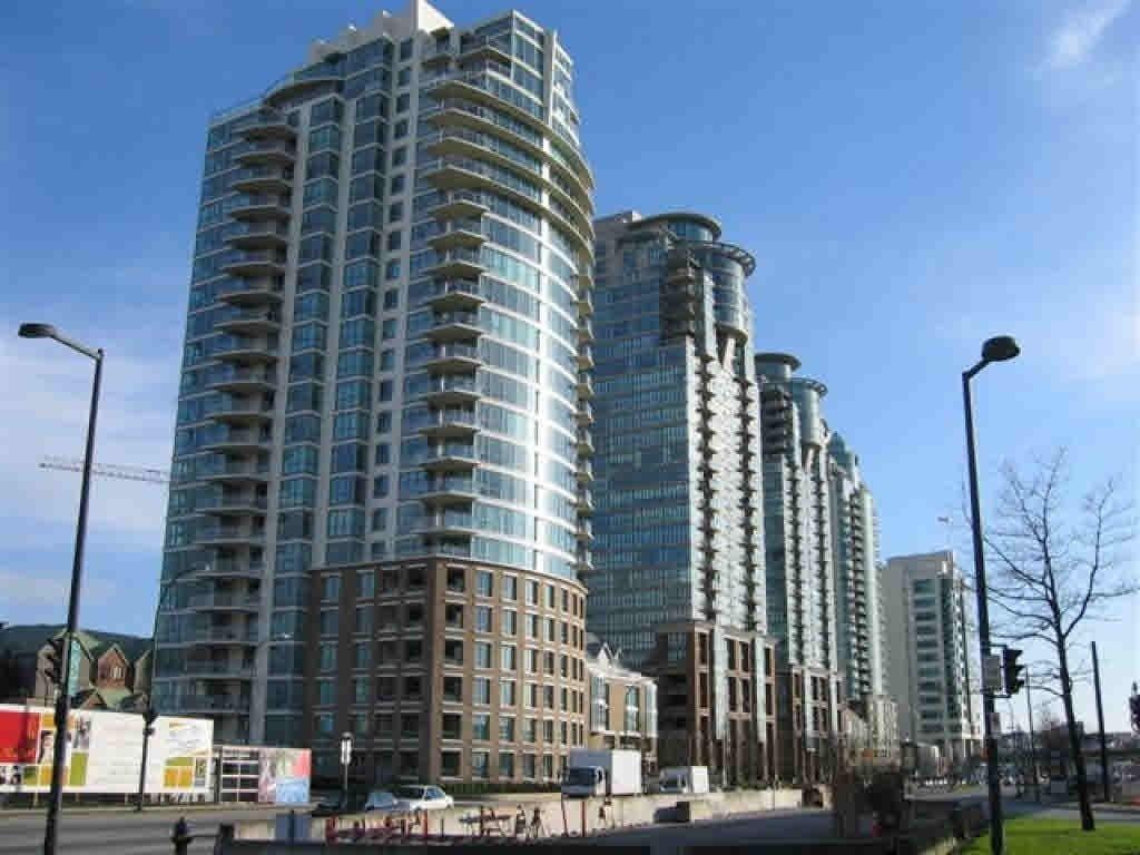 Main Photo: 1402 120 MILROSS AVENUE in Vancouver: Downtown VE Condo for sale (Vancouver East)  : MLS®# R2432415