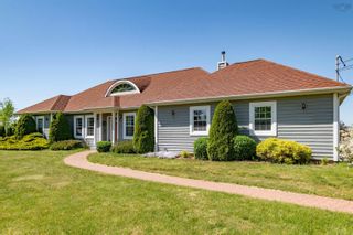 Photo 3: 525 Church Street in Port Williams: Kings County Residential for sale (Annapolis Valley)  : MLS®# 202407034