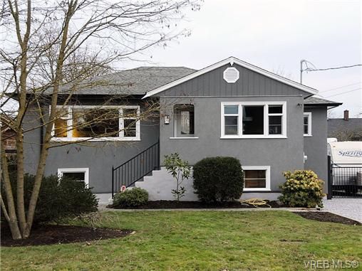 Main Photo: 3211 Browning St in VICTORIA: SE Cedar Hill House for sale (Saanich East)  : MLS®# 658203