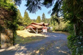 Photo 1: 4909 WATER Lane in West Vancouver: Olde Caulfeild House for sale : MLS®# R2203588