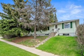 Photo 3: 3228 14 Street NW in Calgary: Rosemont Full Duplex for sale : MLS®# A2032574