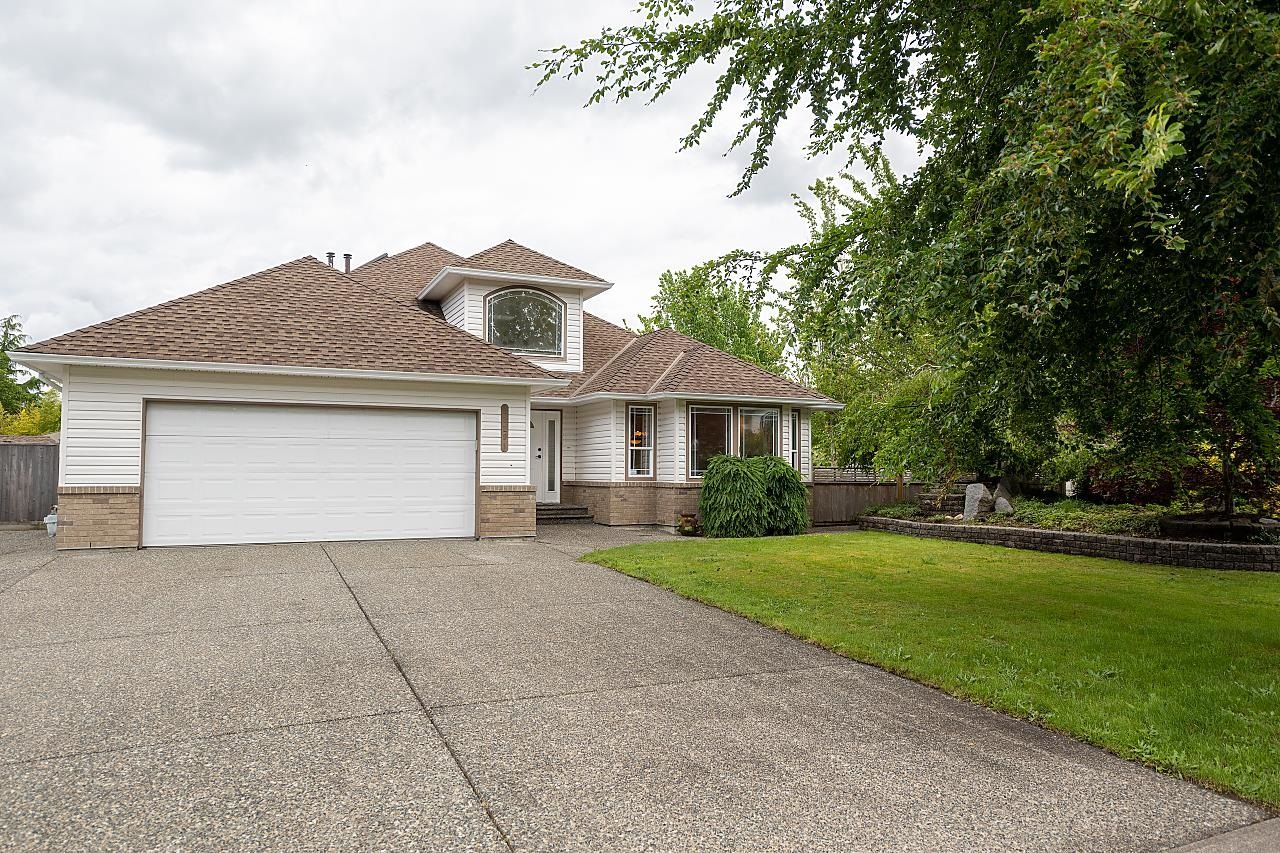 Main Photo: 22291 46TH Avenue in Langley: Murrayville House for sale : MLS®# R2698001