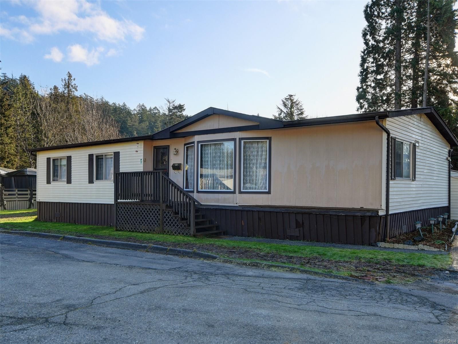 Main Photo: 7 2607 Selwyn Rd in Langford: La Mill Hill Manufactured Home for sale : MLS®# 872104