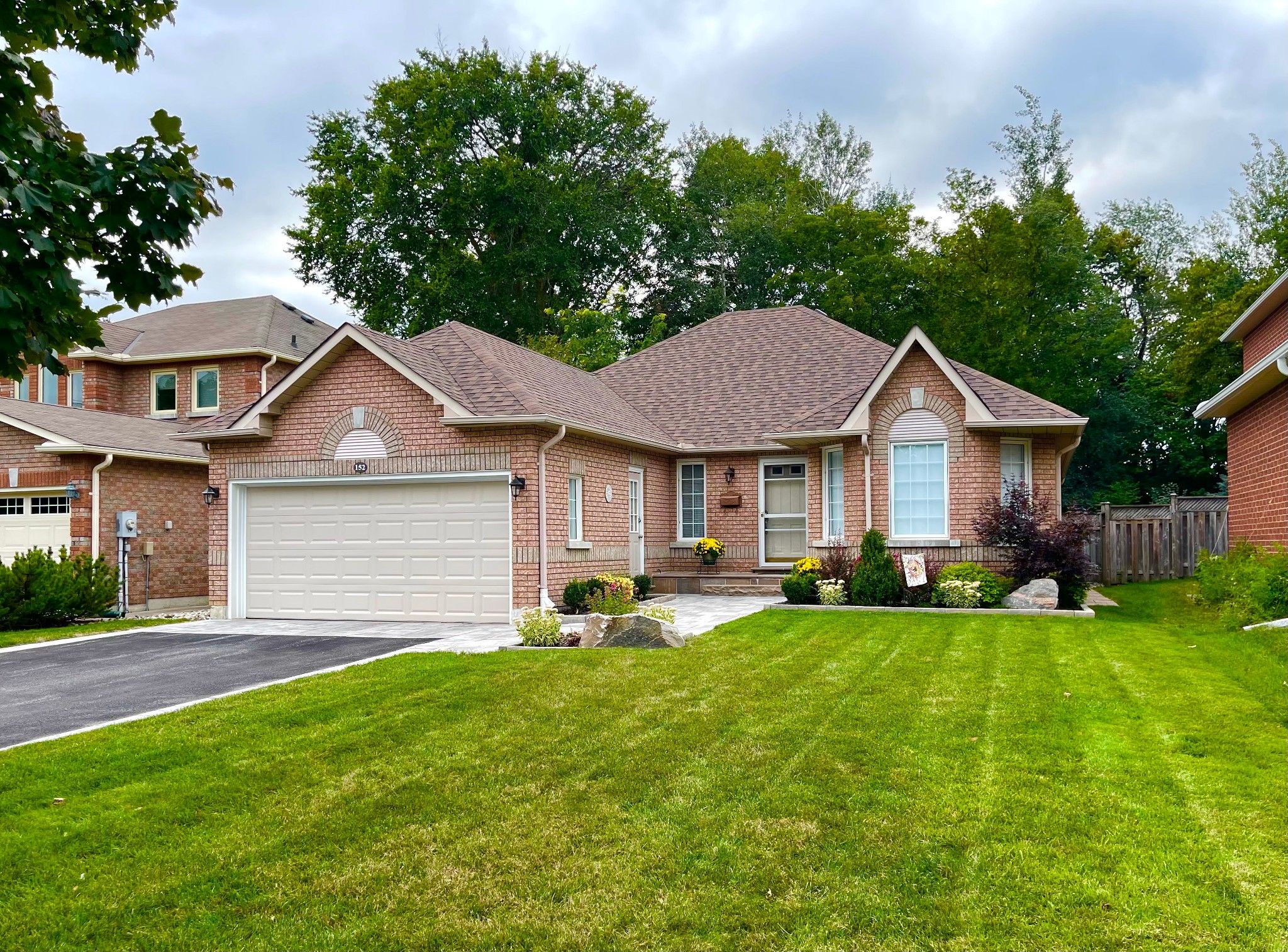Main Photo: 152 Sandale Road in Stouffville: Freehold for sale : MLS®# N5369478