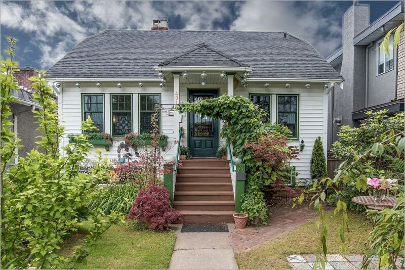 Main Photo: 4918 WALDEN Street in Vancouver: Main House for sale (Vancouver East)  : MLS®# R2085874