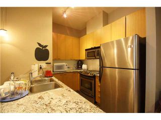 Photo 5: 303 39 SIXTH Street in New Westminster: Downtown NW Condo for sale in "Quantum By Bosa" : MLS®# V1135585