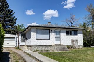 Photo 1: 739 33 Street NW in Calgary: Parkdale Detached for sale : MLS®# A1225663