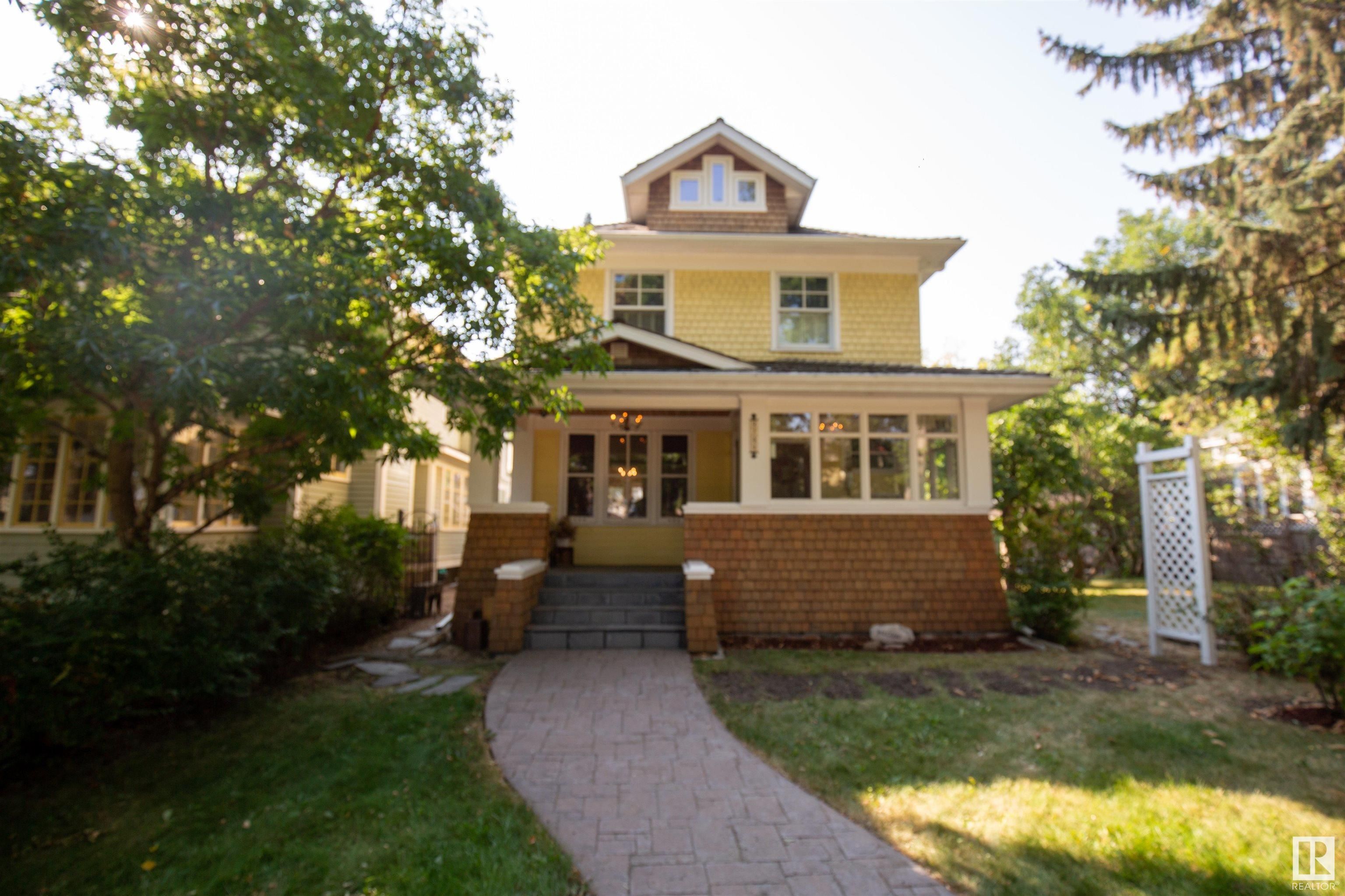 Main Photo: 9749 89 Avenue in Edmonton: Zone 15 House for sale : MLS®# E4314111
