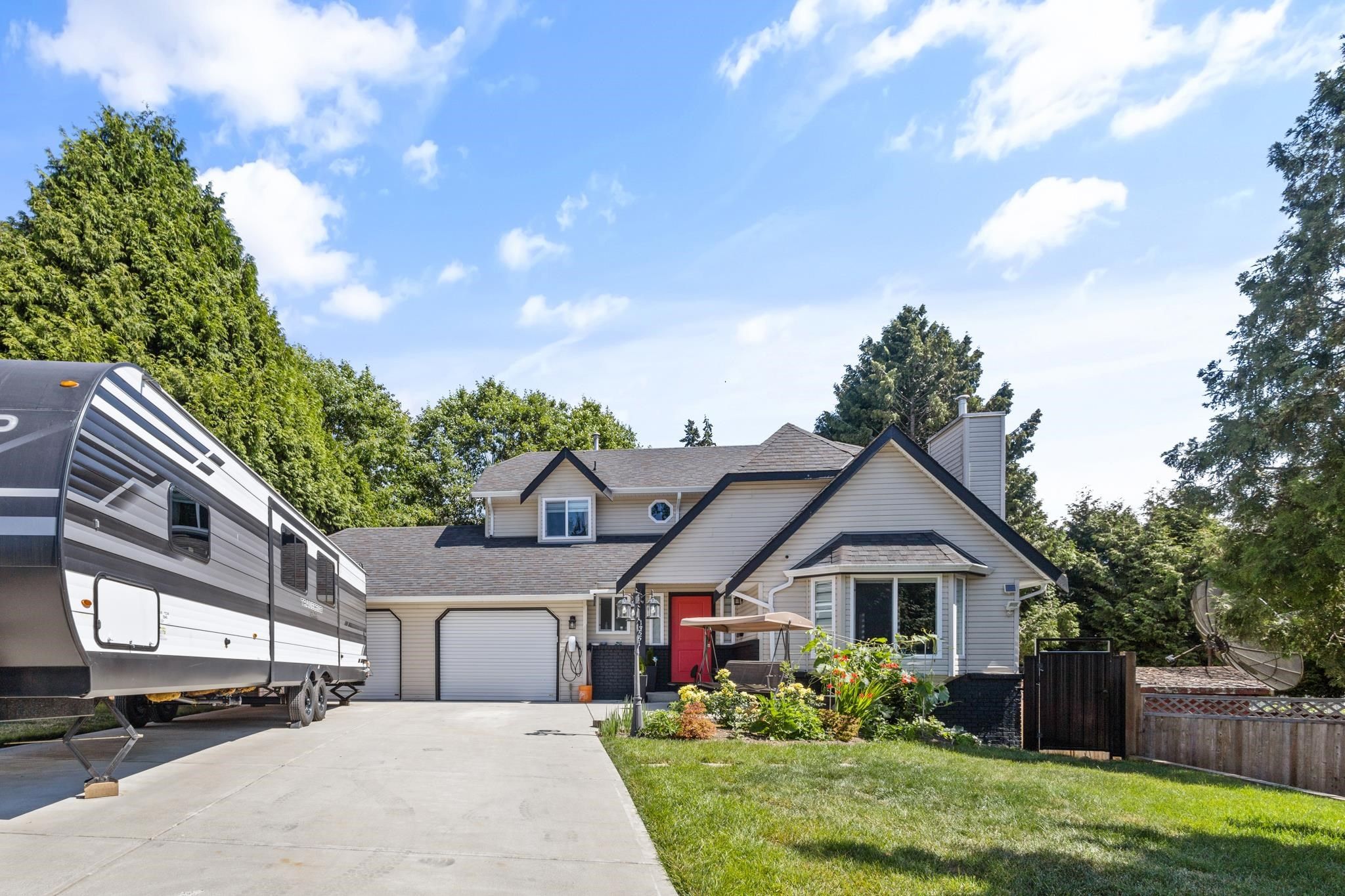Main Photo: 13551 64A Avenue in Surrey: West Newton House for sale : MLS®# R2803354
