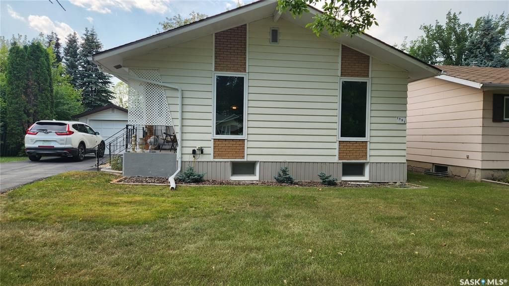 Main Photo: 1991 Newmarket Drive in Tisdale: Residential for sale : MLS®# SK944251