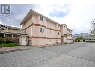 Photo 1: 3322 South Main Street Unit# 4 in Penticton: House for sale : MLS®# 10310226
