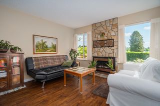 Photo 3: 4616 GARDEN GROVE Drive in Burnaby: Greentree Village House for sale in "GREENTREE VILLAGE" (Burnaby South)  : MLS®# R2782713