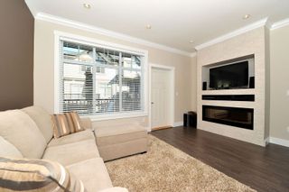 Photo 4: 60 7090 180TH Street in Surrey: Cloverdale BC Townhouse for sale in "THE BOARDWALK" (Cloverdale)  : MLS®# F1323453