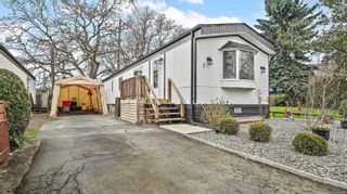 Photo 1: 1 1498 Admirals Rd in View Royal: VR Glentana Manufactured Home for sale : MLS®# 899224