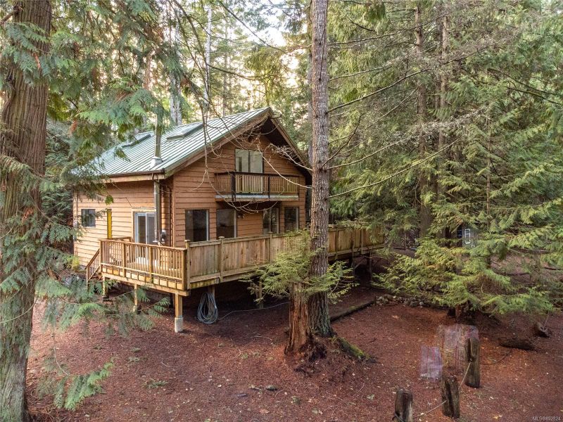FEATURED LISTING: 3609 Masthead Cres Pender Island