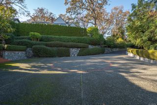 Photo 4: 3550 Beach Dr in Oak Bay: OB Uplands House for sale : MLS®# 949391