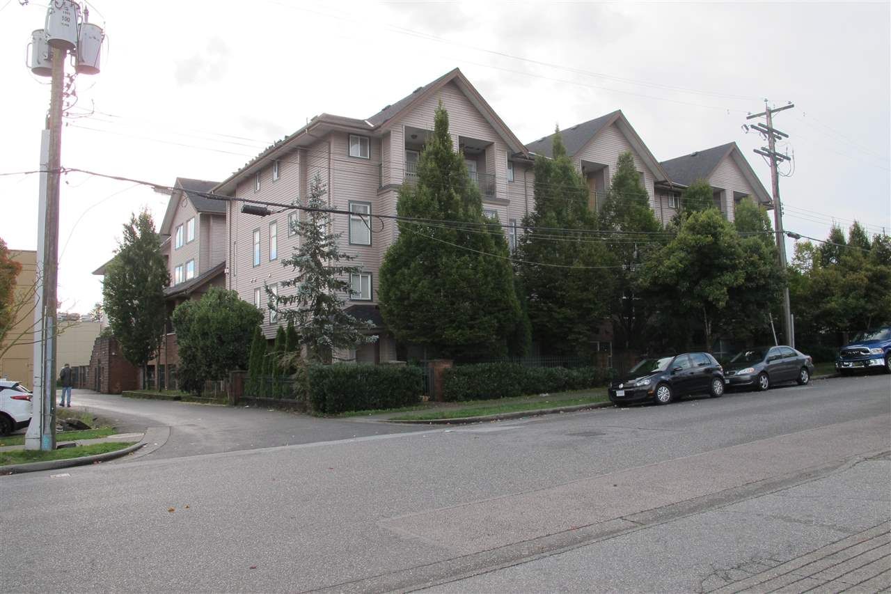Main Photo: 5638 WESSEX Street in Vancouver: Killarney VE Townhouse for sale in "KILLARNEY VILLA" (Vancouver East)  : MLS®# R2506782