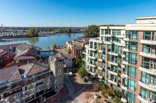 Photo 18: 1407 1 RENAISSANCE Square in New Westminster: Quay Condo for sale in "The Q" : MLS®# R2418756