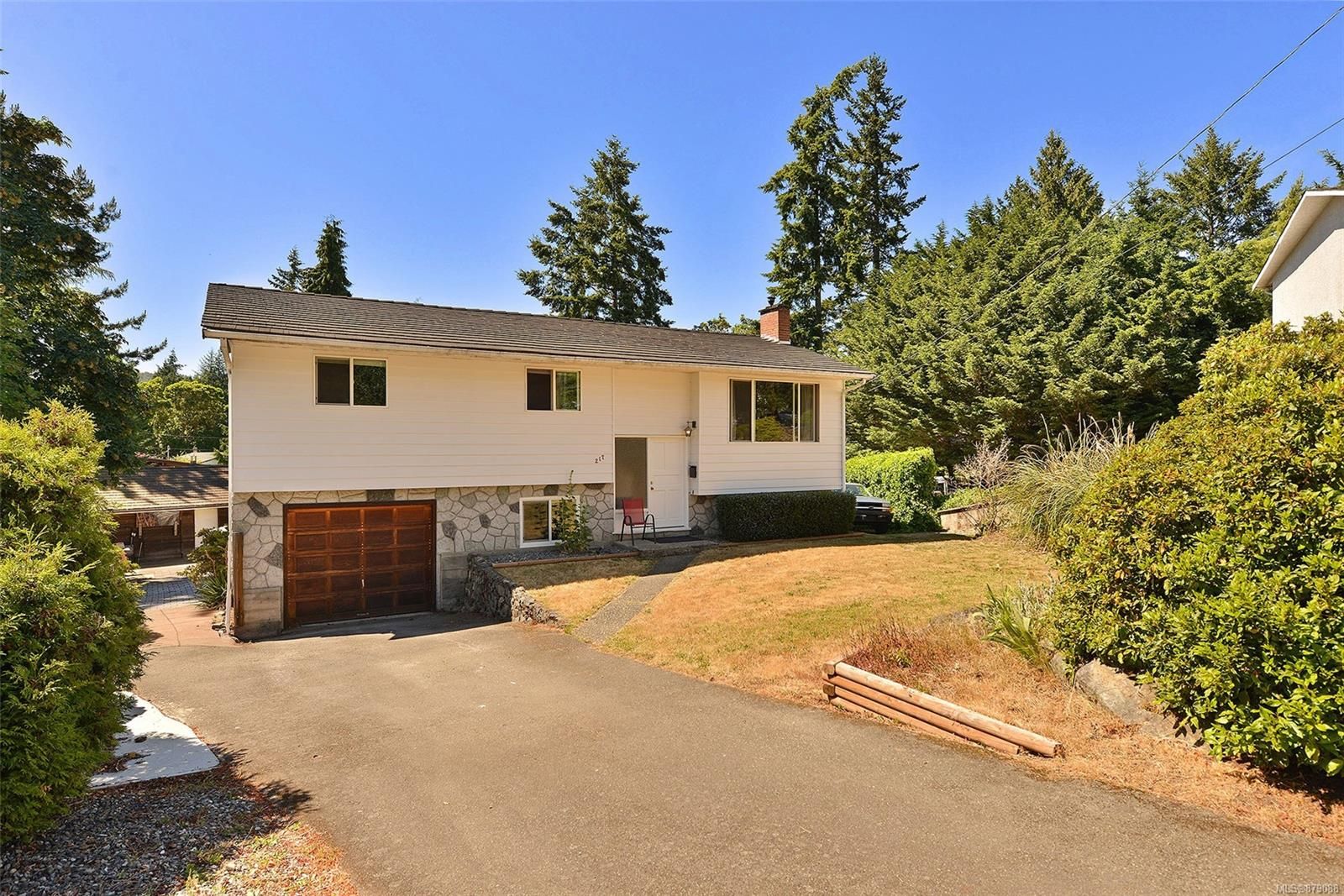 Main Photo: 217 Cottier Pl in Langford: La Thetis Heights House for sale : MLS®# 879088