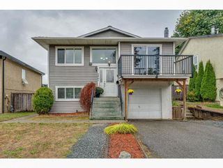 Photo 1: 3461 JUNIPER Crescent in Abbotsford: Abbotsford East House for sale : MLS®# R2617514
