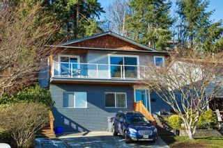 Photo 1: 206 WARRICK Street in Coquitlam: Cape Horn House for sale : MLS®# R2256247