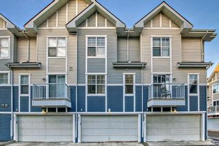 Photo 2: 3074 New Brighton Gardens in Calgary: New Brighton Row/Townhouse for sale : MLS®# A2111039