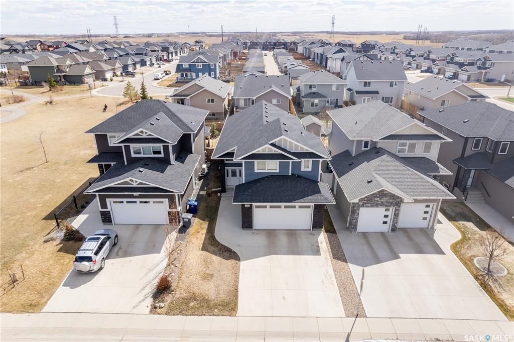 Main Photo: 1514 Pringle Crescent in Saskatoon: Stonebridge Residential for sale : MLS®# SK929943