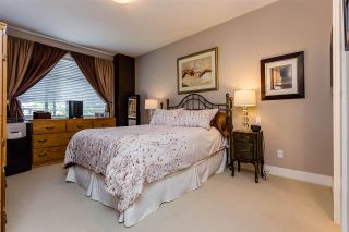 Photo 11: 202 16447 64 Avenue in Surrey: Cloverdale BC Condo for sale in "St. Andrew's" (Cloverdale)  : MLS®# R2184121