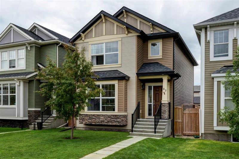 FEATURED LISTING: 63 Autumn Crescent Southeast Calgary