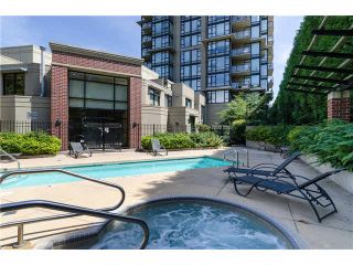 Photo 18: 1903 11 E ROYAL Avenue in New Westminster: Fraserview NW Condo for sale in ""THE RESIDENCES OF VICTORIA HILL"" : MLS®# R2354217