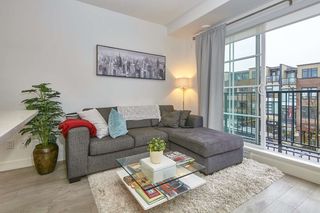 Photo 1: 303 2141 E HASTINGS Street in Vancouver: Hastings Sunrise Condo for sale in "The Oxford" (Vancouver East)  : MLS®# R2431561