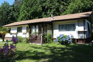 Photo 2: 4494 HUPIT Street in Sechelt: Sechelt District Manufactured Home for sale in "MISSION POINT" (Sunshine Coast)  : MLS®# R2454699