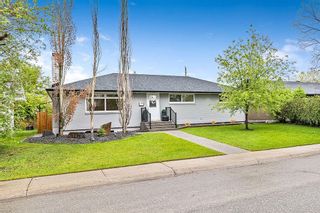 Main Photo: 68 Winslow Crescent SW in Calgary: Westgate Detached for sale : MLS®# A2135940