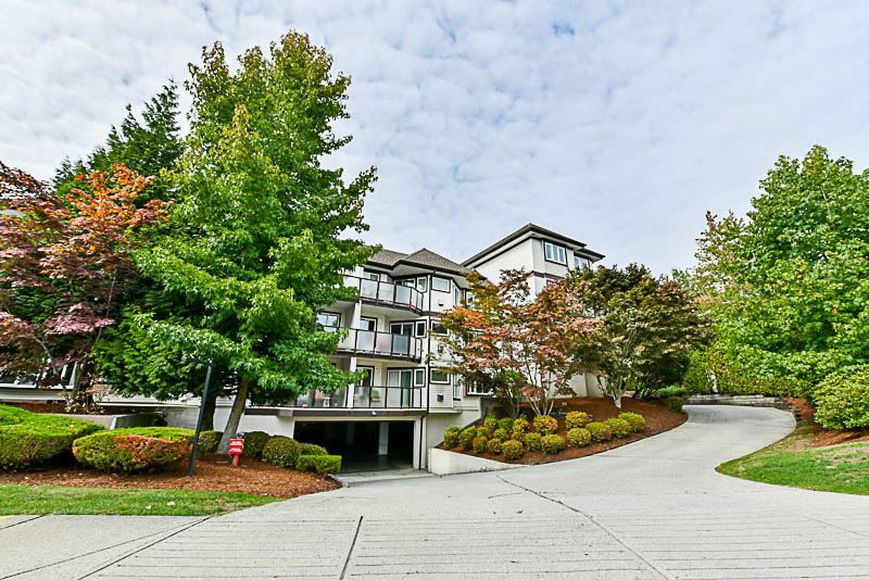 Main Photo: 204 7139 18TH Avenue in Burnaby: Edmonds BE Condo for sale (Burnaby East)  : MLS®# R2209442