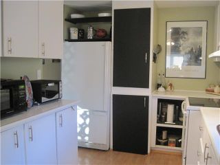 Photo 6: 101 201 CAYER Street in Coquitlam: Maillardville Manufactured Home for sale in "WILDWOOD PARK" : MLS®# V1006135