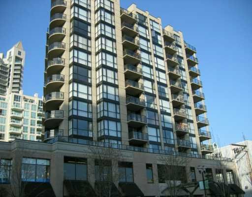 Main Photo: 303 124 W 1ST ST in North Vancouver: Lower Lonsdale Condo for sale in "THE 'Q'" : MLS®# V586942